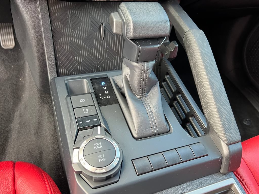 Used 2024 Toyota Tacoma SR5 AWD/4WD image 33
