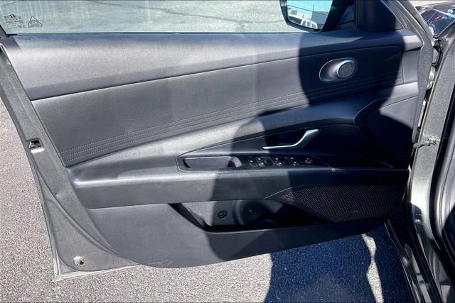 Used 2024 Hyundai Elantra SE image 18