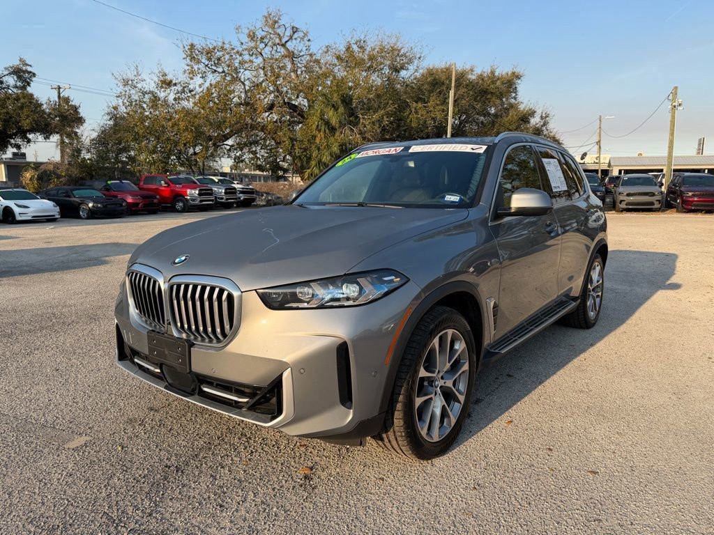 Used 2024 BMW X5 xDrive40i w/ Premium Package image 2
