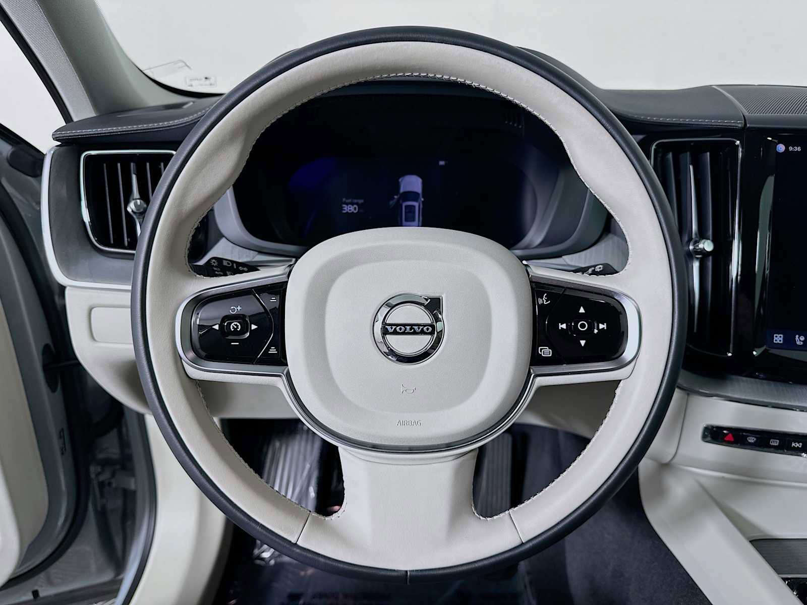 Used 2025 Volvo XC60 B5 Ultra w/ Protection Package Premier image 11