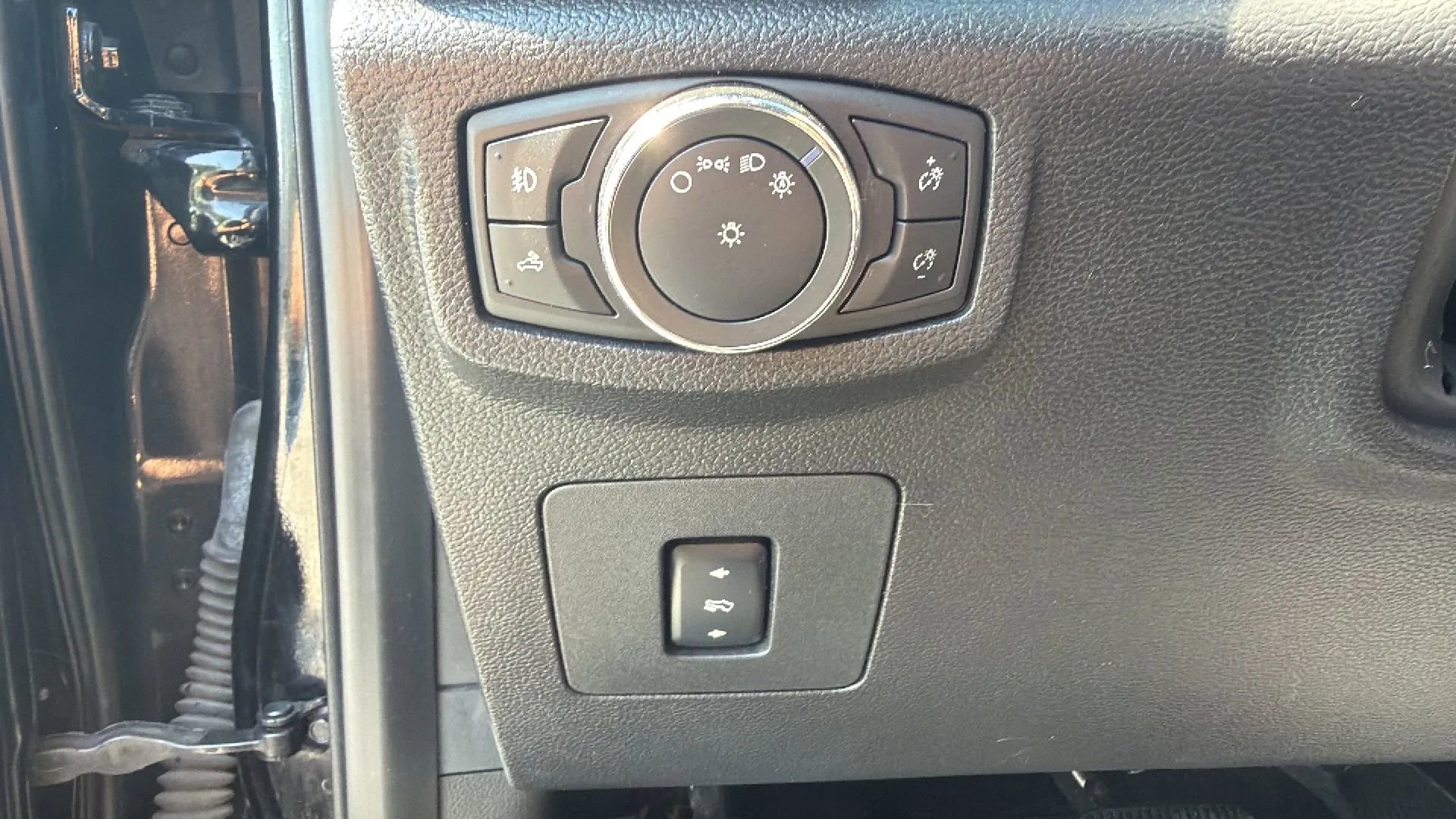 Used 2016 Ford F150 XLT w/ Equipment Group 302A Luxury image 20