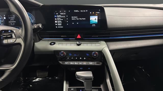 Used 2024 Hyundai Elantra Limited FWD image 13