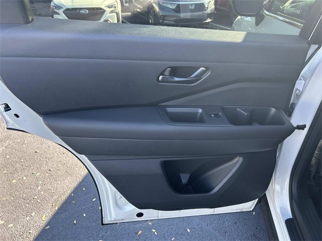 Used 2025 Nissan Pathfinder SV image 21