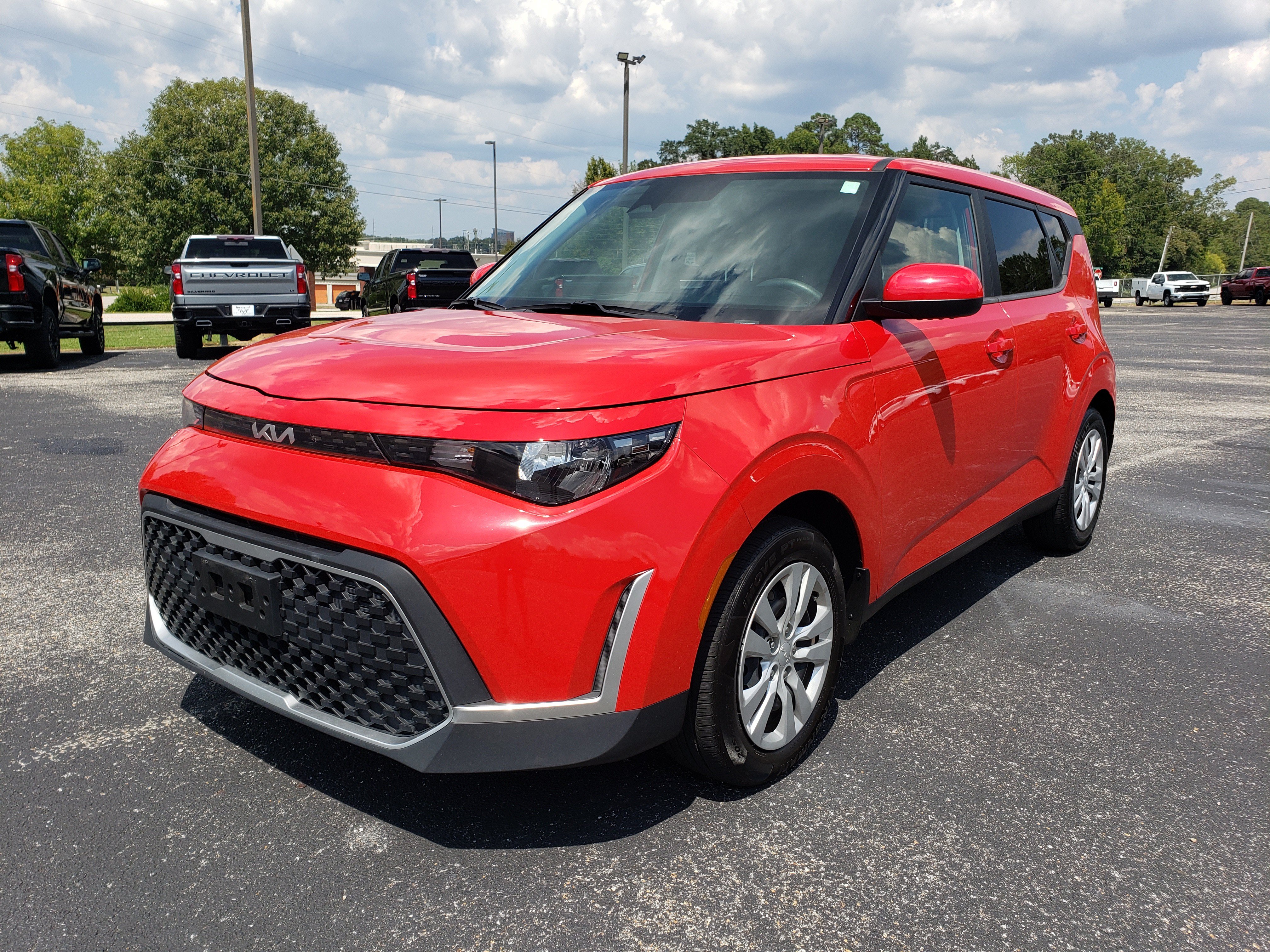 Used 2023 Kia Soul LX FWD image 2