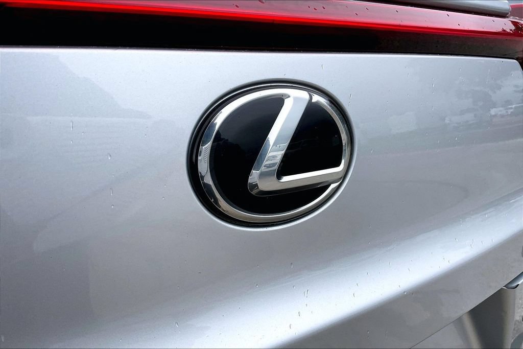 Used 2019 Lexus UX 200 w/ Premium Package FWD image 27