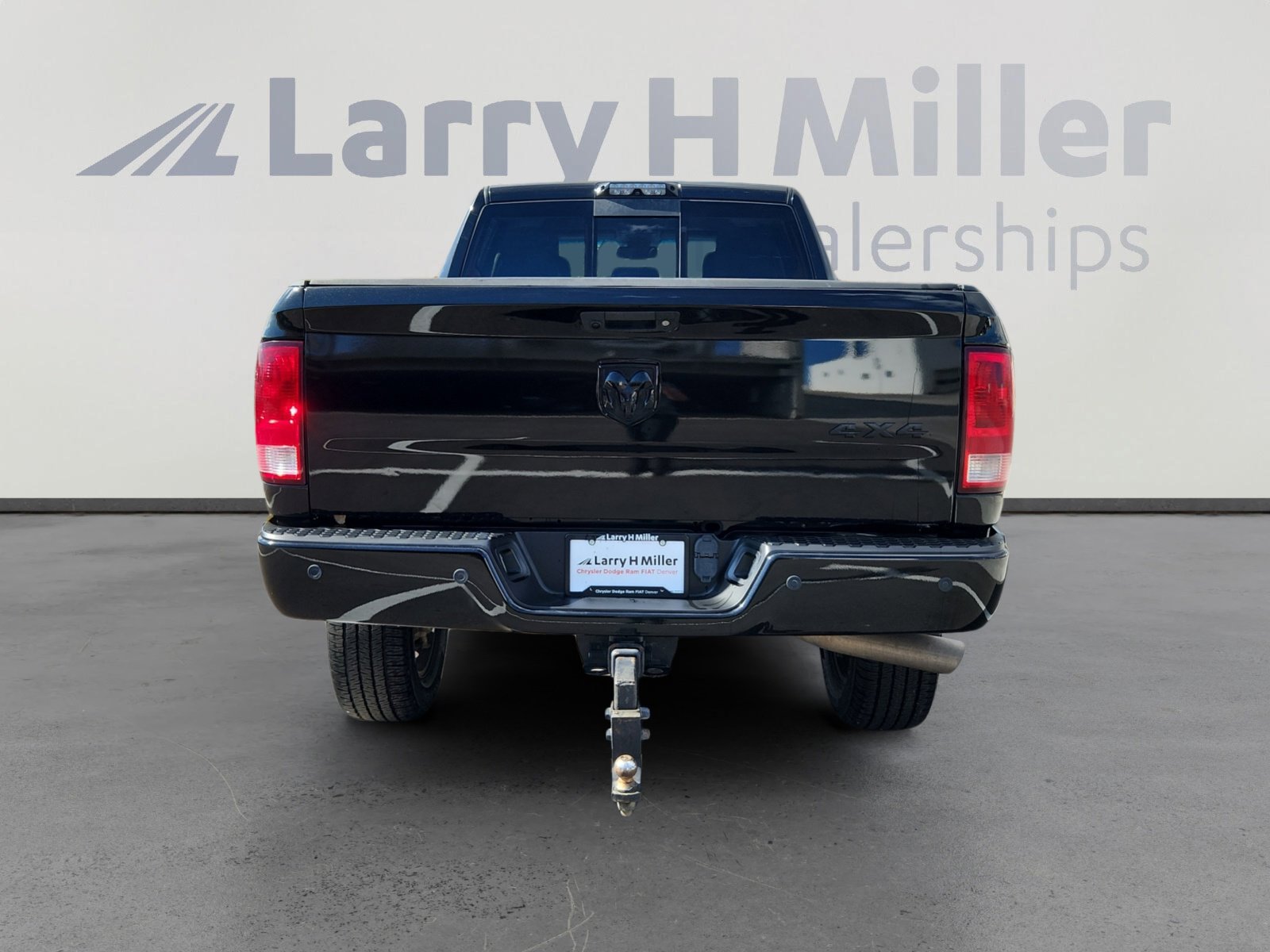 Used 2016 RAM 2500 Big Horn w/ Black Appearance Group image 4
