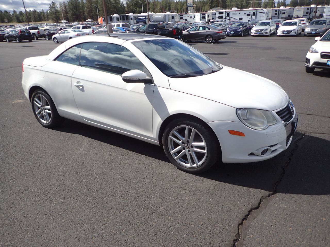 Used 2009 Volkswagen Eos Lux FWD image 7