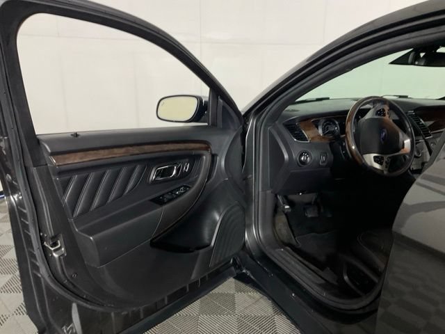 Used 2015 Ford Taurus Limited w/ Equipment Group 301A AWD/4WD image 20