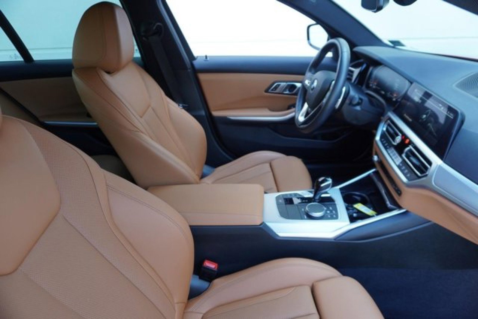 Used 2022 BMW 330i Sedan w/ Premium Package 2 RWD image 19