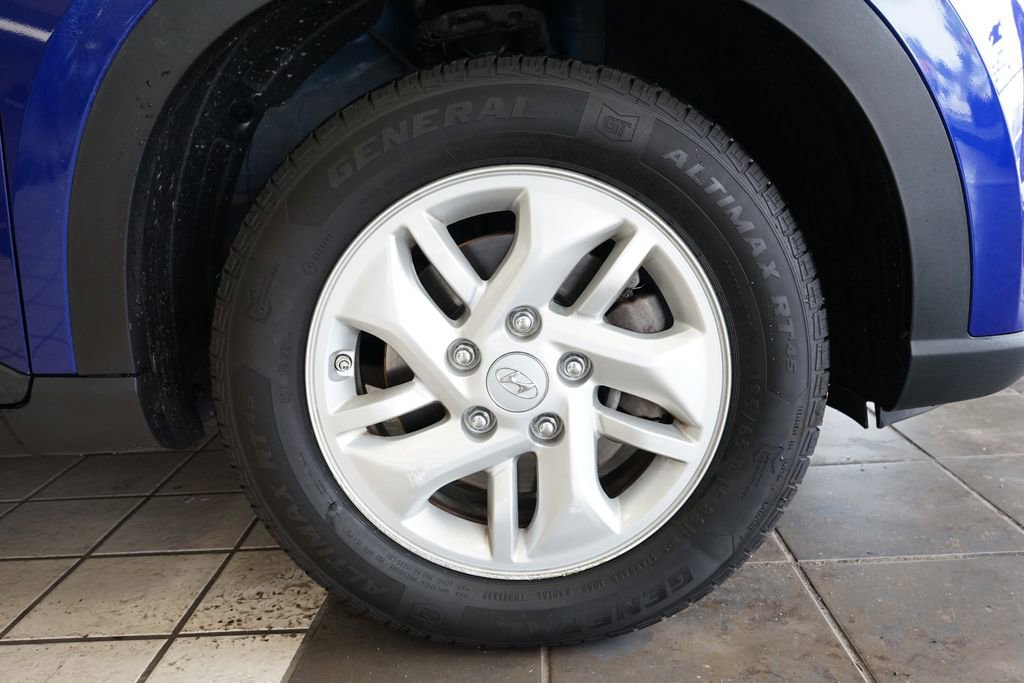 Used 2020 Hyundai Venue SEL image 48