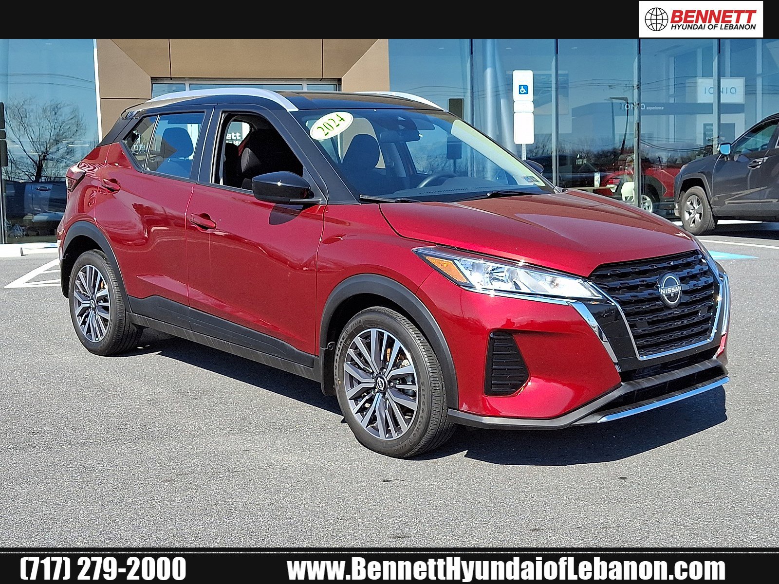 Used 2024 Nissan Kicks SV image 1