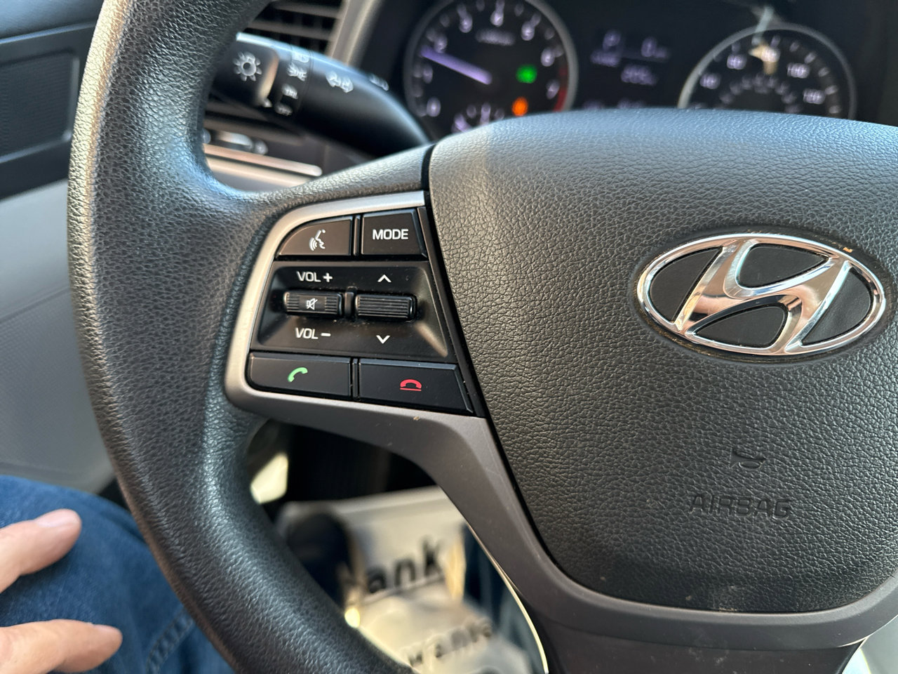 Used 2017 Hyundai Elantra SE image 14