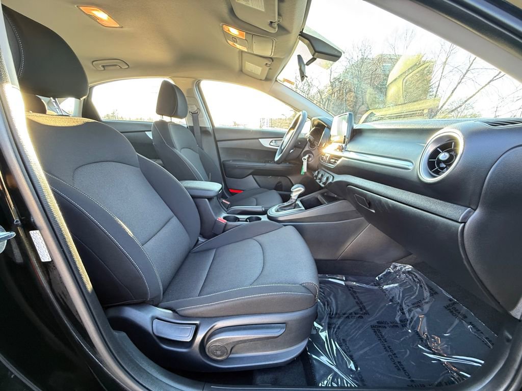 Certified 2024 Kia Forte LXS w/ LXS Technology Package image 24