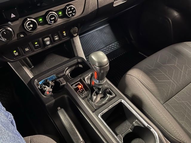 Used 2018 Toyota Tacoma TRD Sport w/ Technology Package image 28