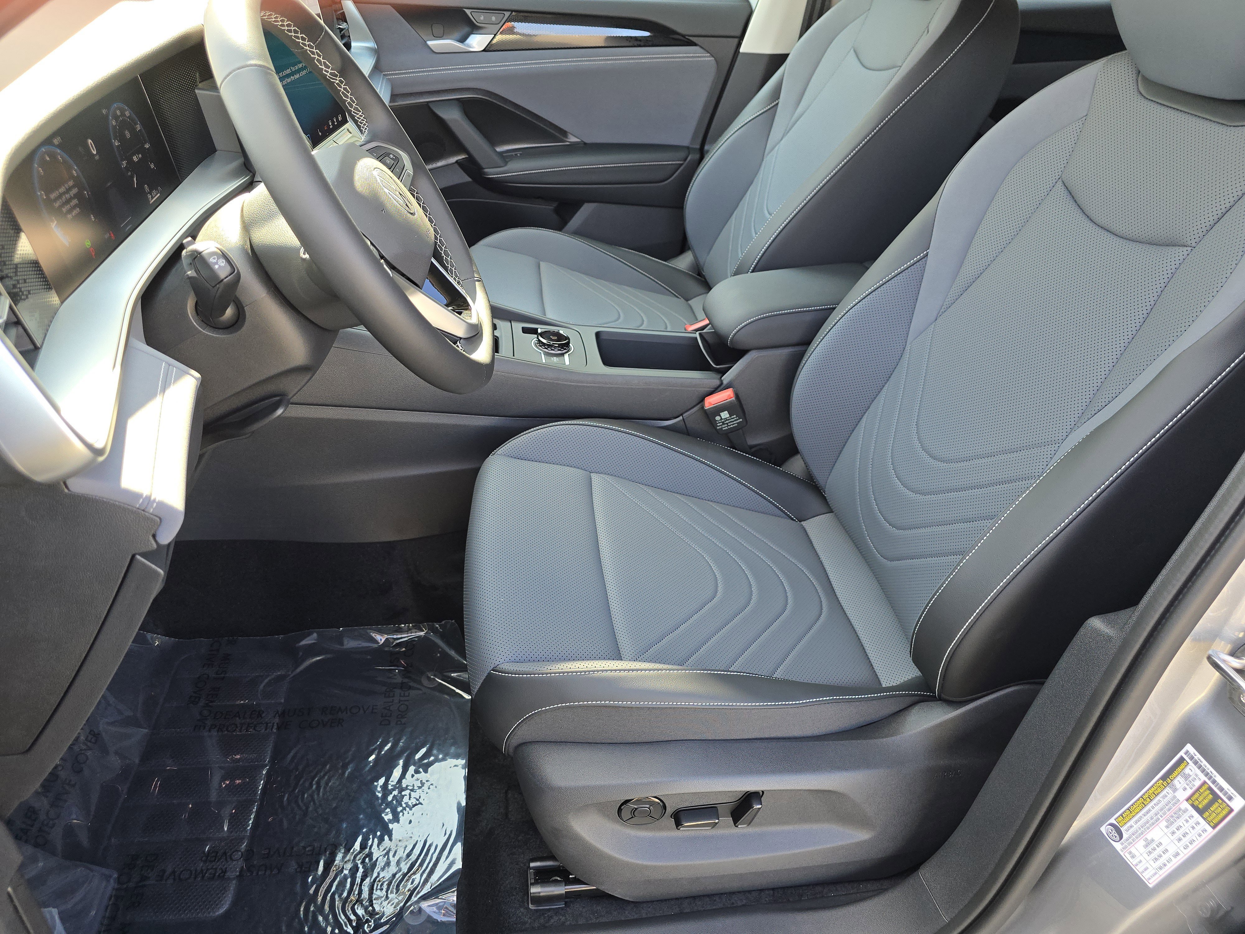 New 2025 Volkswagen Tiguan SE image 17