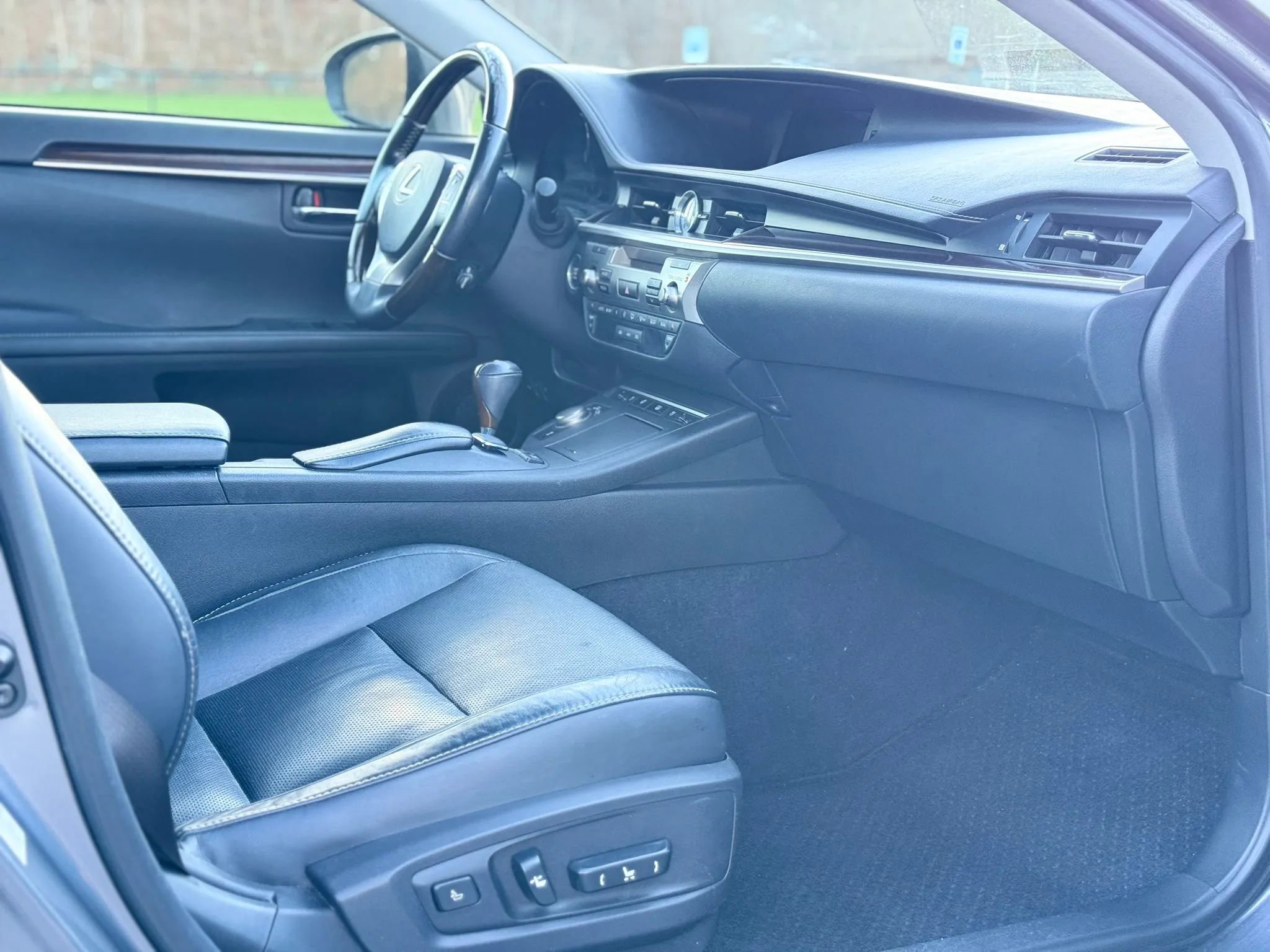 Used 2013 Lexus ES 350 w/ Luxury Pkg FWD image 19