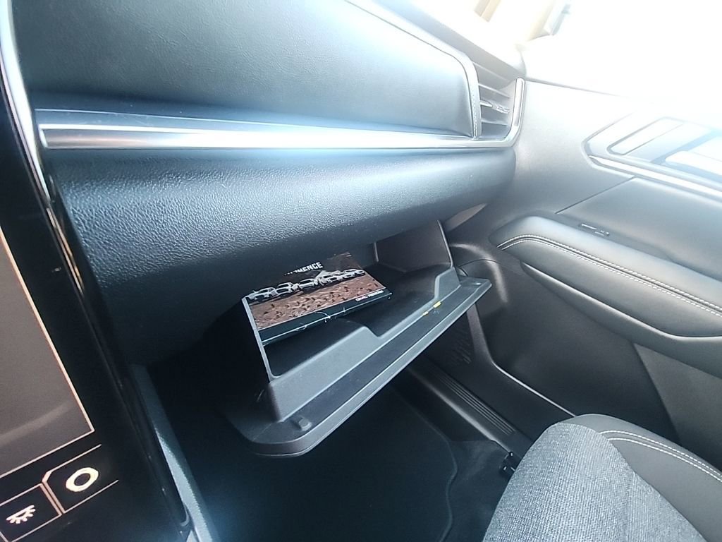 Used 2025 GMC Terrain Elevation image 22