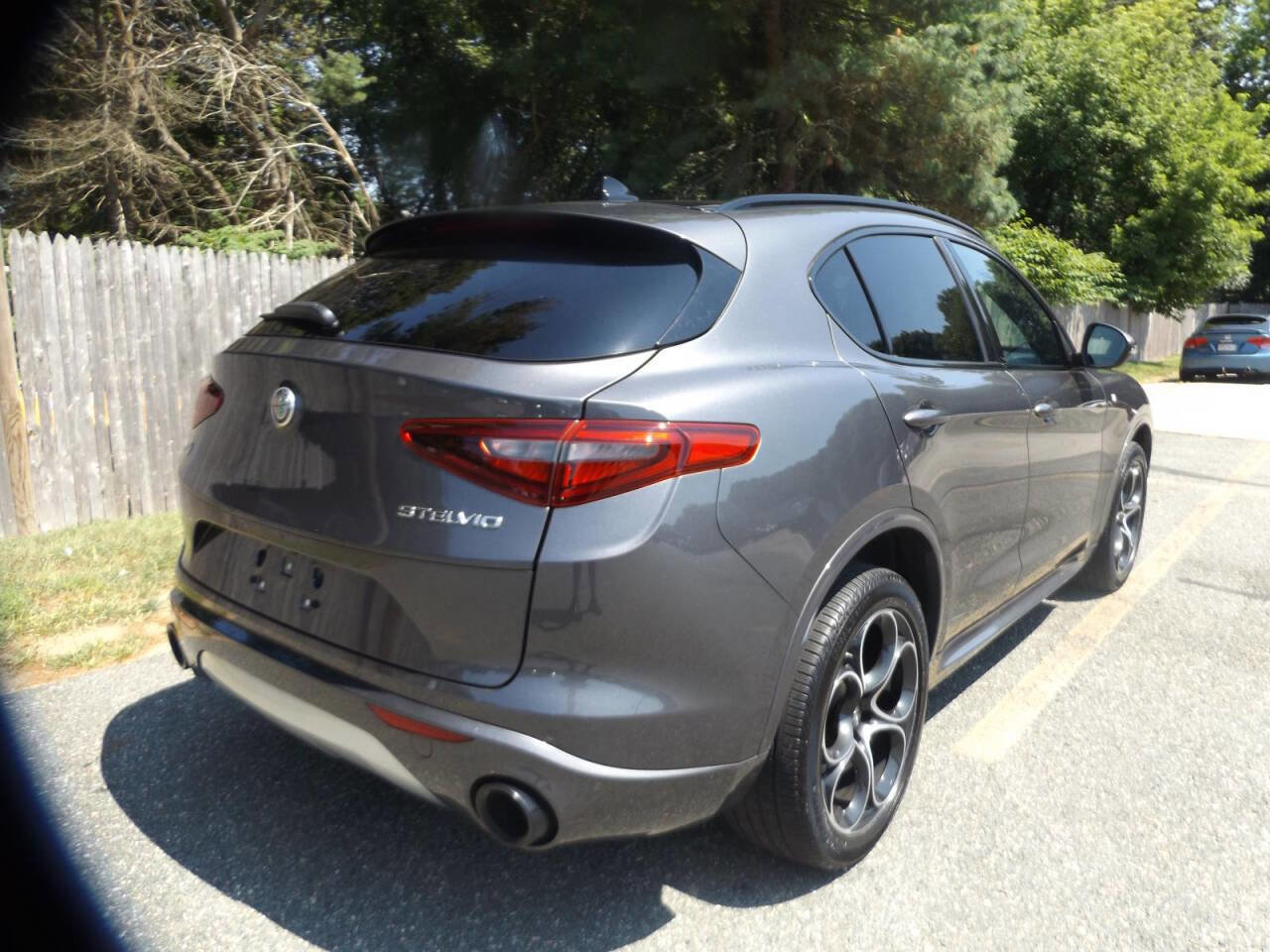 Used 2023 Alfa Romeo Stelvio Ti image 7