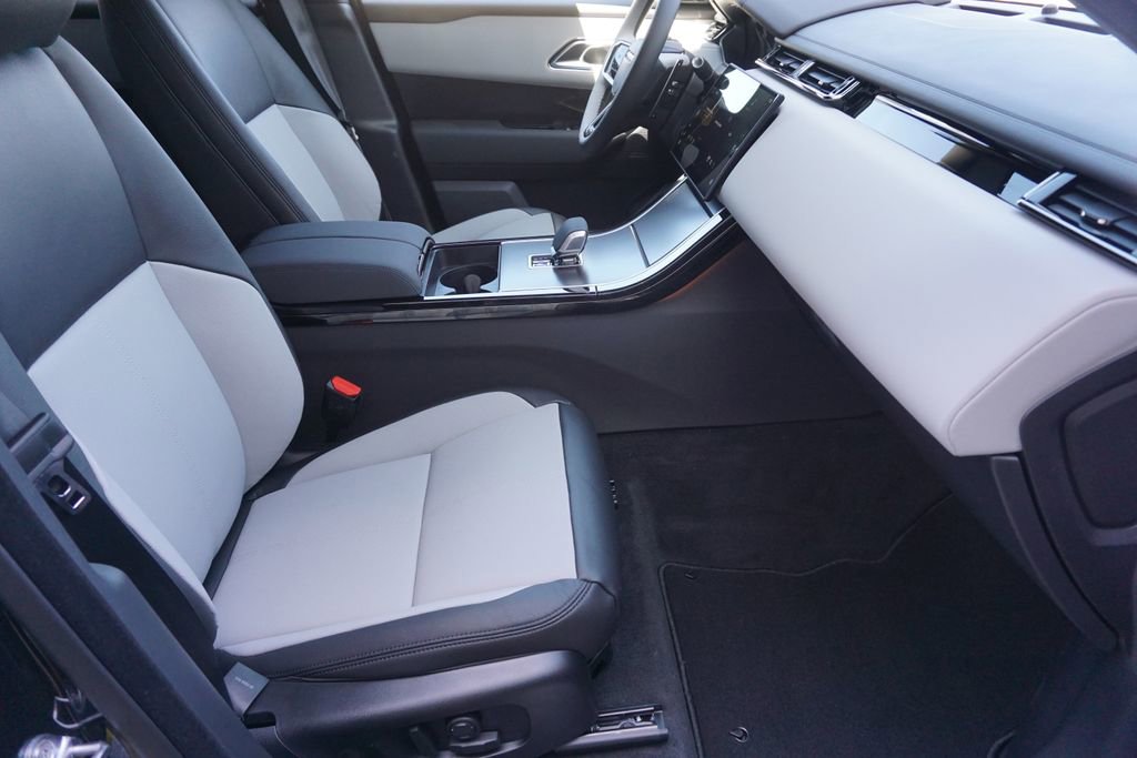 New 2026 Land Rover Range Rover Velar Dynamic SE image 23