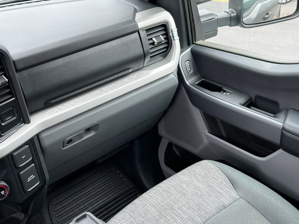 Used 2023 Ford F250 XLT w/ Snow Plow/Camper Package AWD/4WD image 32