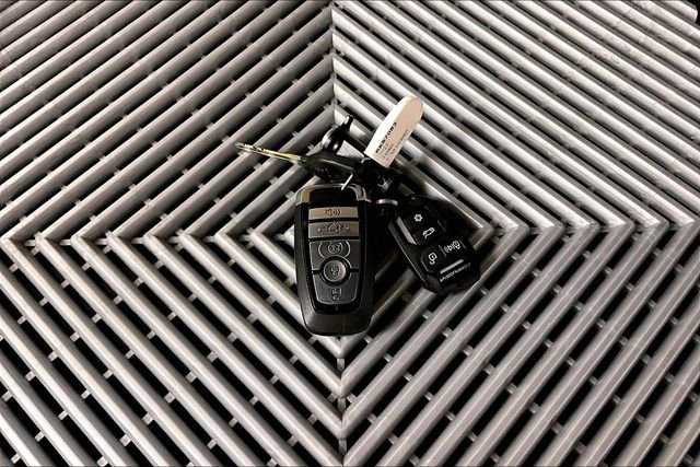 Used 2022 Ford F150 Limited AWD/4WD image 10