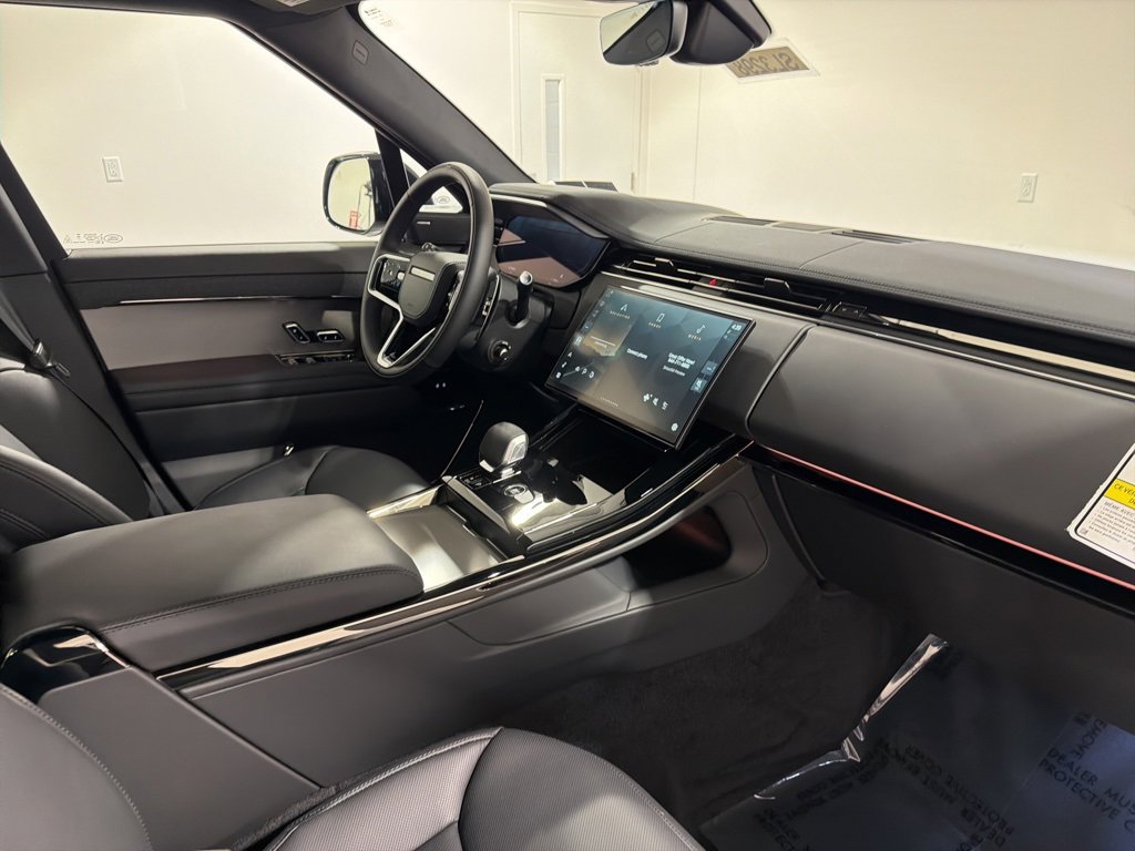 New 2025 Land Rover Range Rover Sport SE image 24