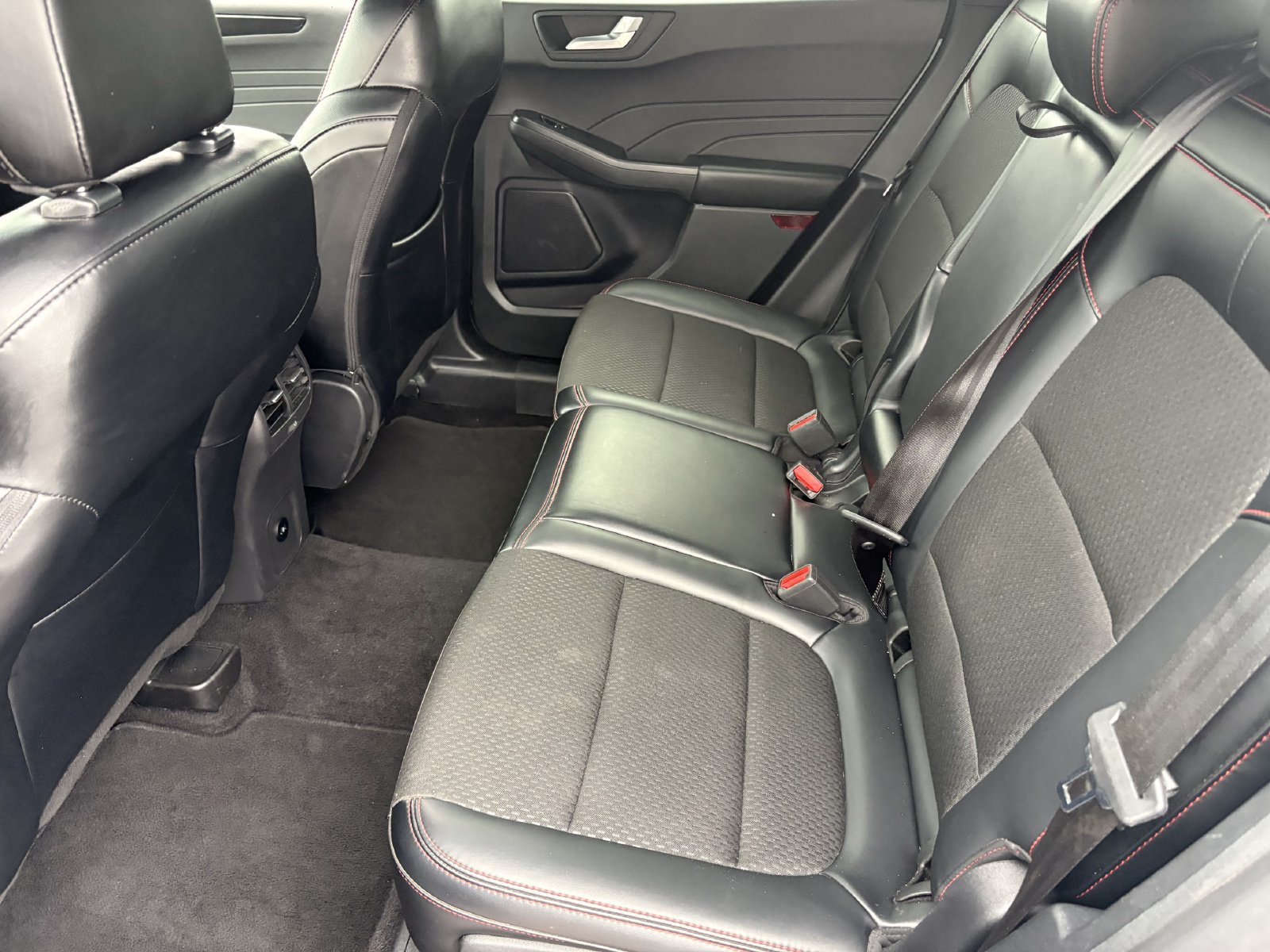 Certified 2025 Ford Escape ST-Line Select AWD/4WD image 21