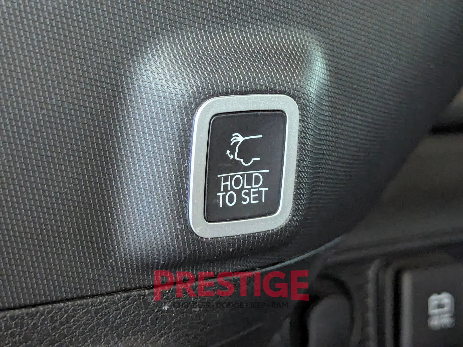 Used 2022 Jeep Grand Cherokee Summit AWD/4WD image 11