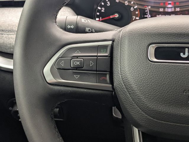 Used 2025 Jeep Compass Latitude w/ Convenience Group image 24