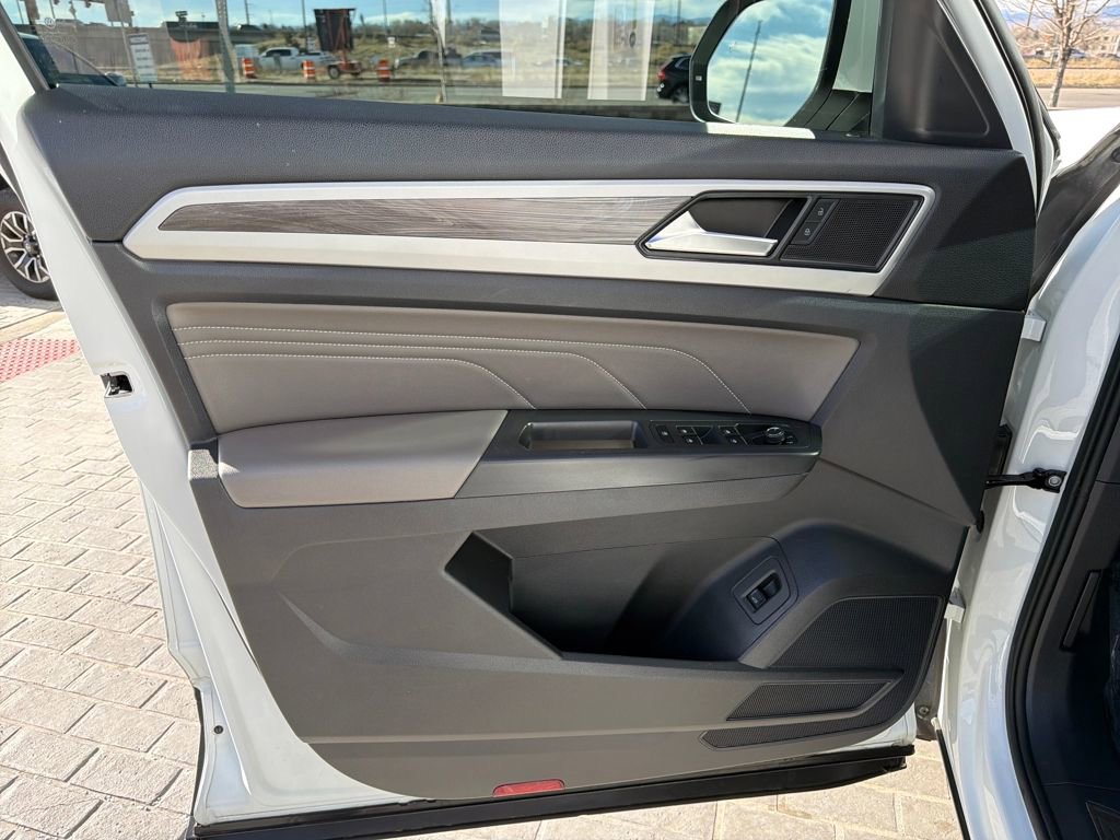 Certified 2023 Volkswagen Atlas Cross Sport SE w/ Panoramic Sunroof Package image 12