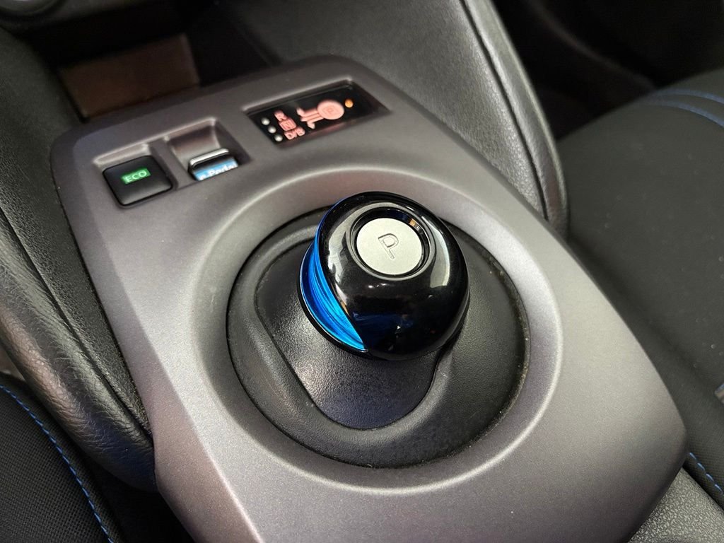 Used 2025 Nissan Leaf S FWD image 27