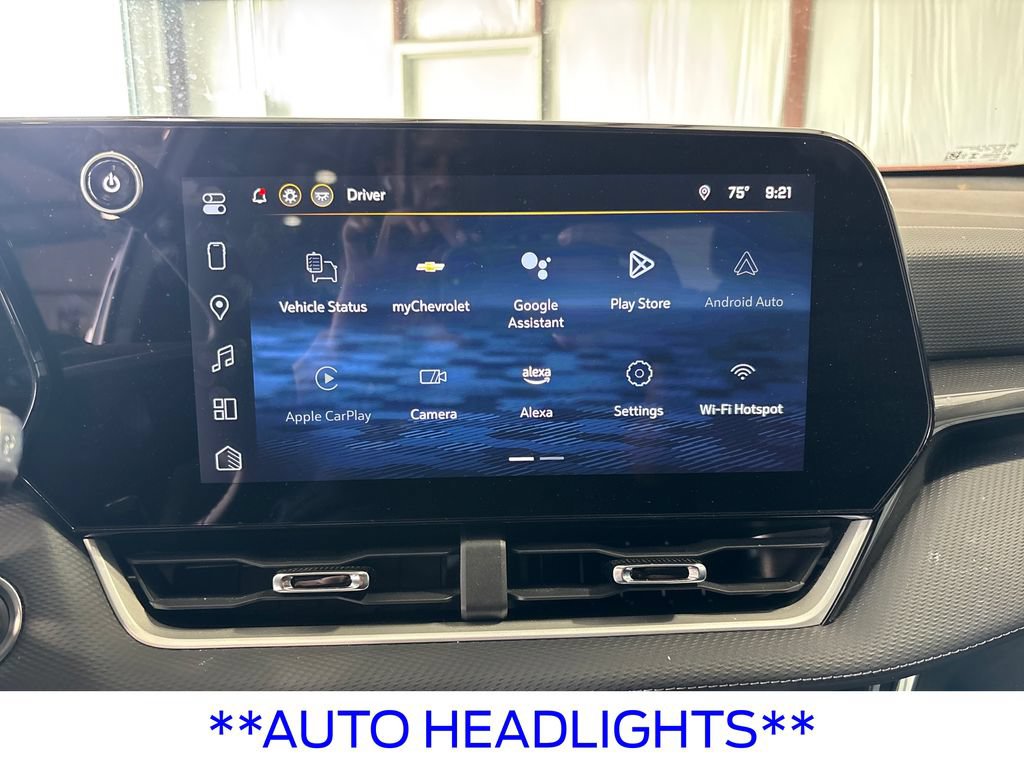 Used 2025 Chevrolet Equinox LT w/ Safety and Technology Package FWD image 14