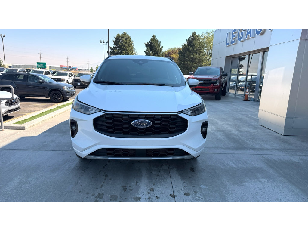Used 2023 Ford Escape ST-Line Select w/ Tech Pack #1 AWD/4WD image 2