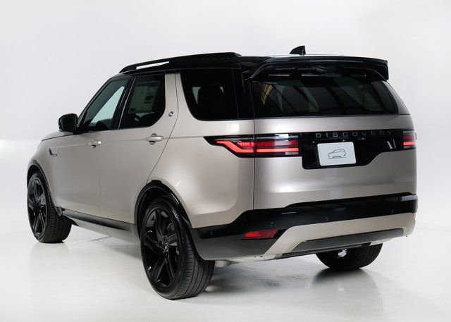 New 2026 Land Rover Discovery Dynamic SE image 30