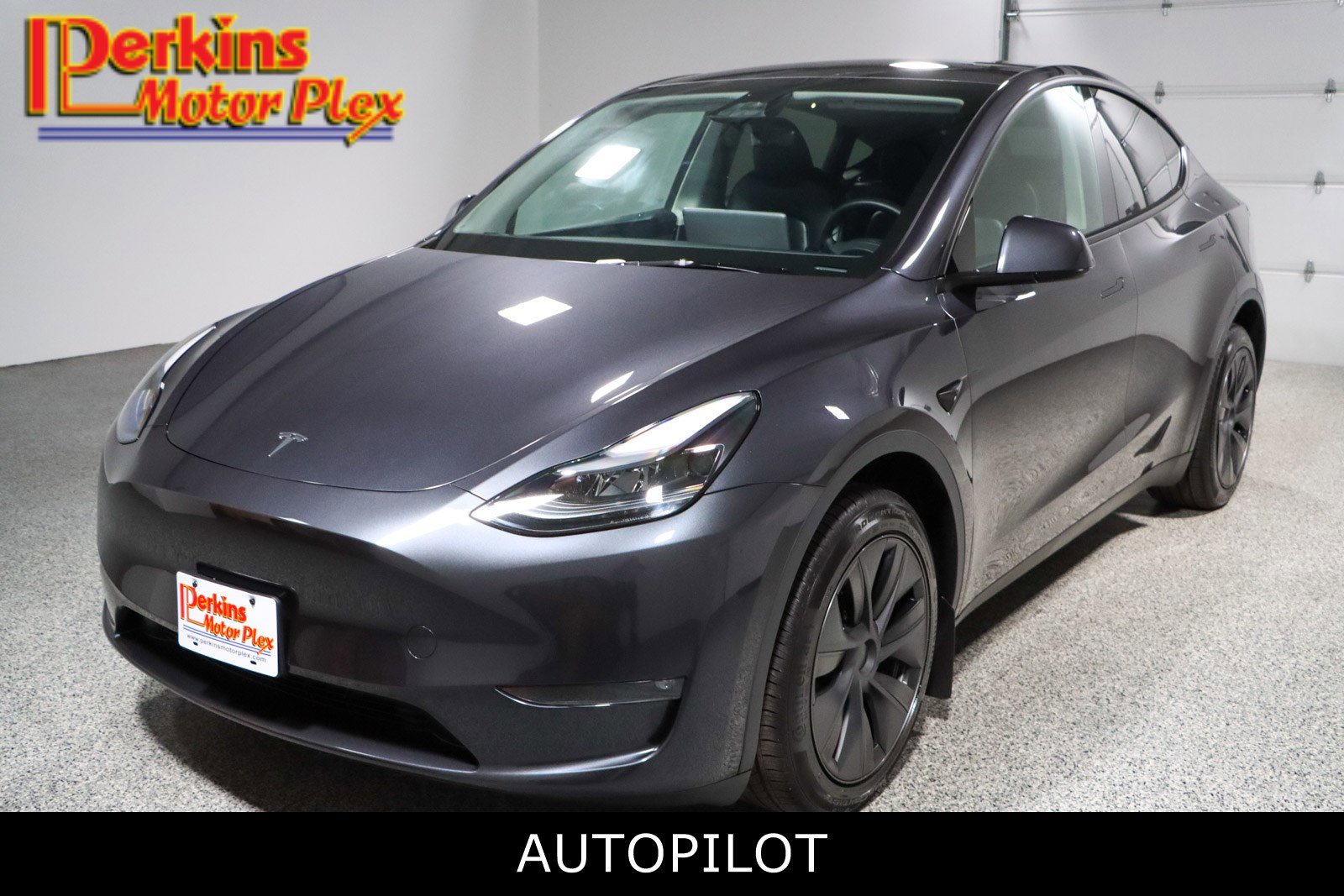 Used 2025 Tesla Model Y Long Range AWD/4WD image 1