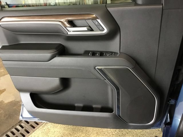Used 2024 Chevrolet Silverado 1500 LT AWD/4WD image 37