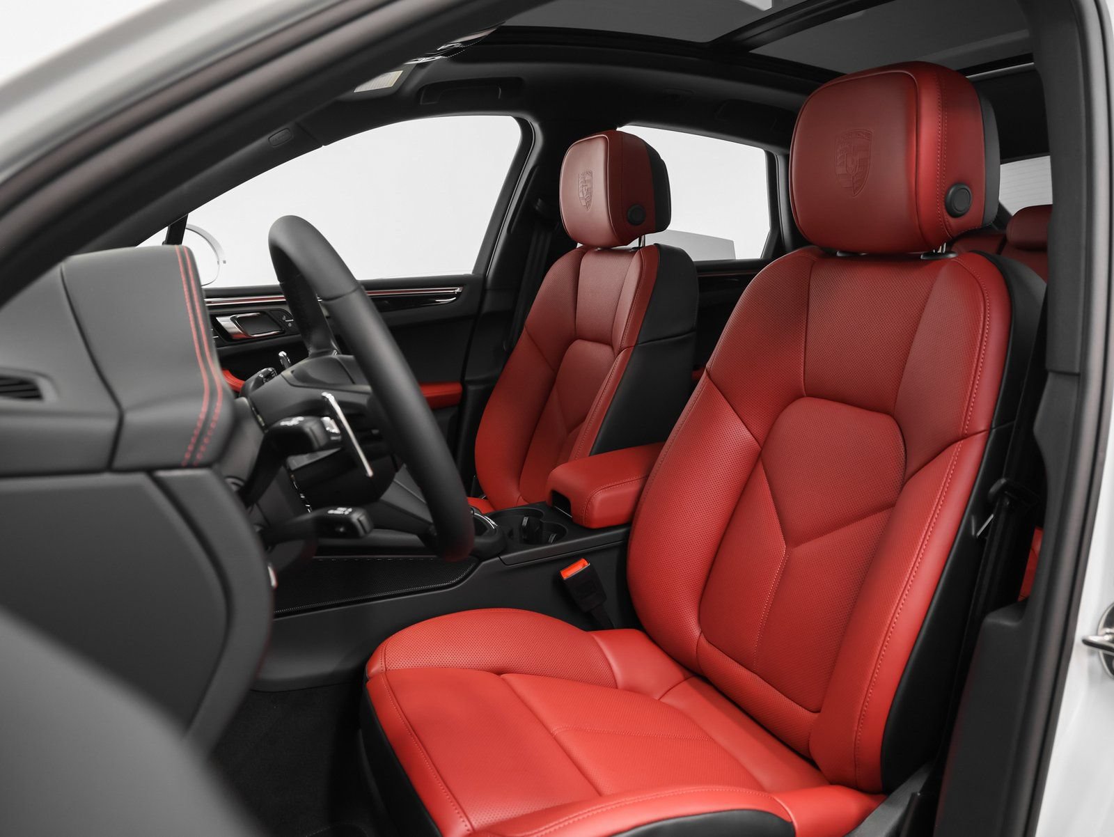 Certified 2026 Porsche Macan AWD/4WD image 45