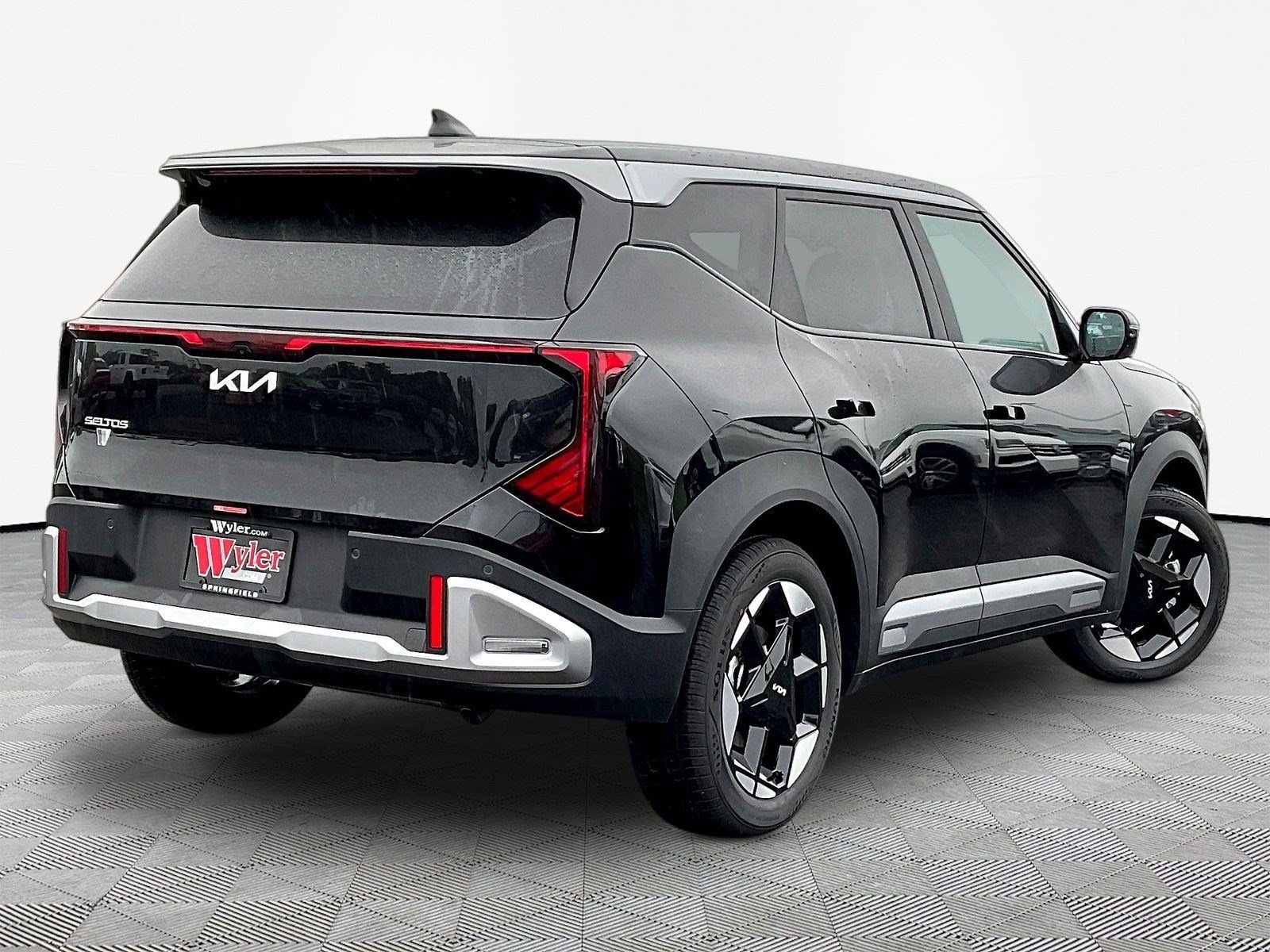 New 2027 Kia Seltos S FWD image 7