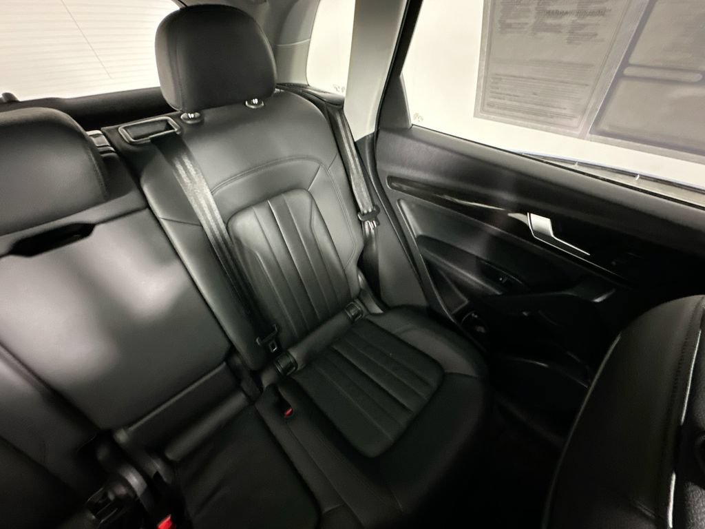 Used 2019 Audi Q5 2.0T Premium Plus w/ Premium Plus Package AWD/4WD image 14