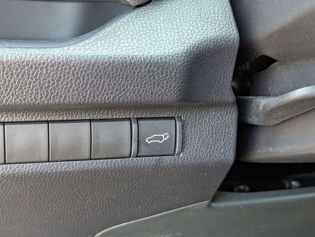 Used 2025 Toyota RAV4 XLE w/ Convenience Package image 36