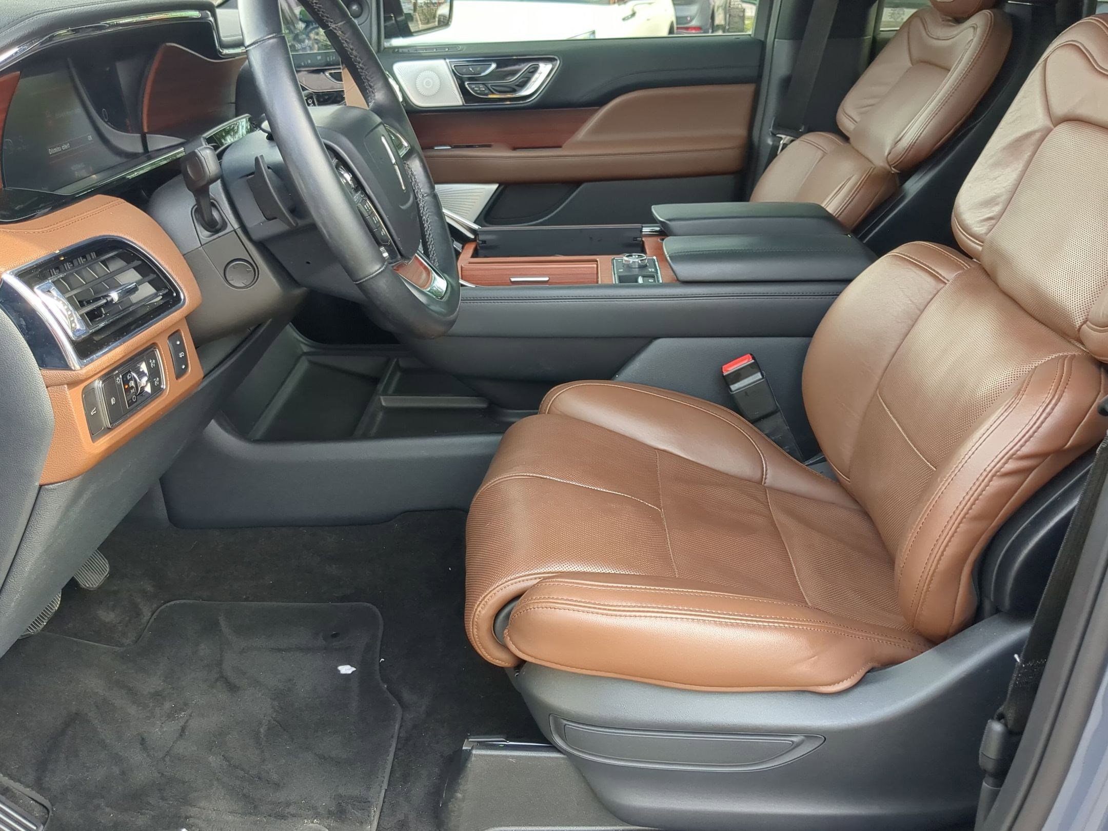 Used 2022 Lincoln Navigator Reserve image 11
