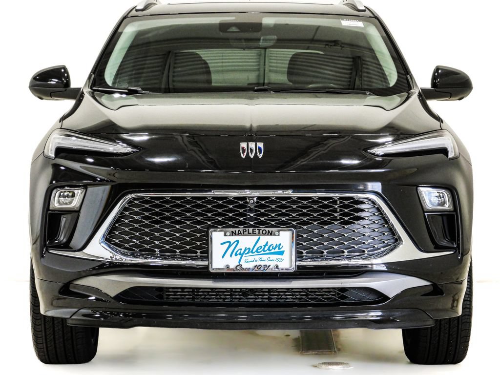 Used 2024 Buick Encore GX Avenir w/ Avenir Technology Package AWD/4WD image 2