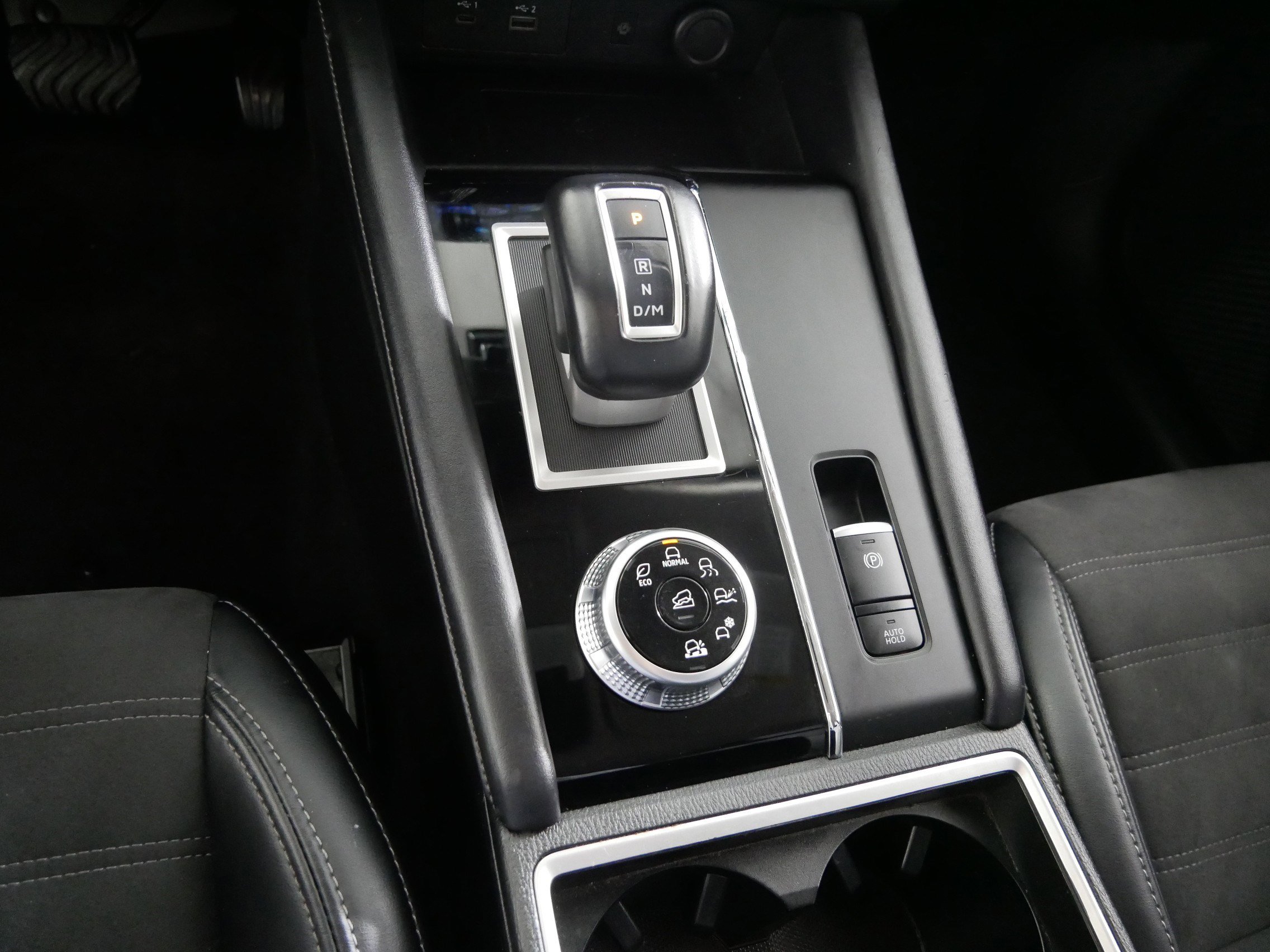 Used 2024 Mitsubishi Outlander SE image 24