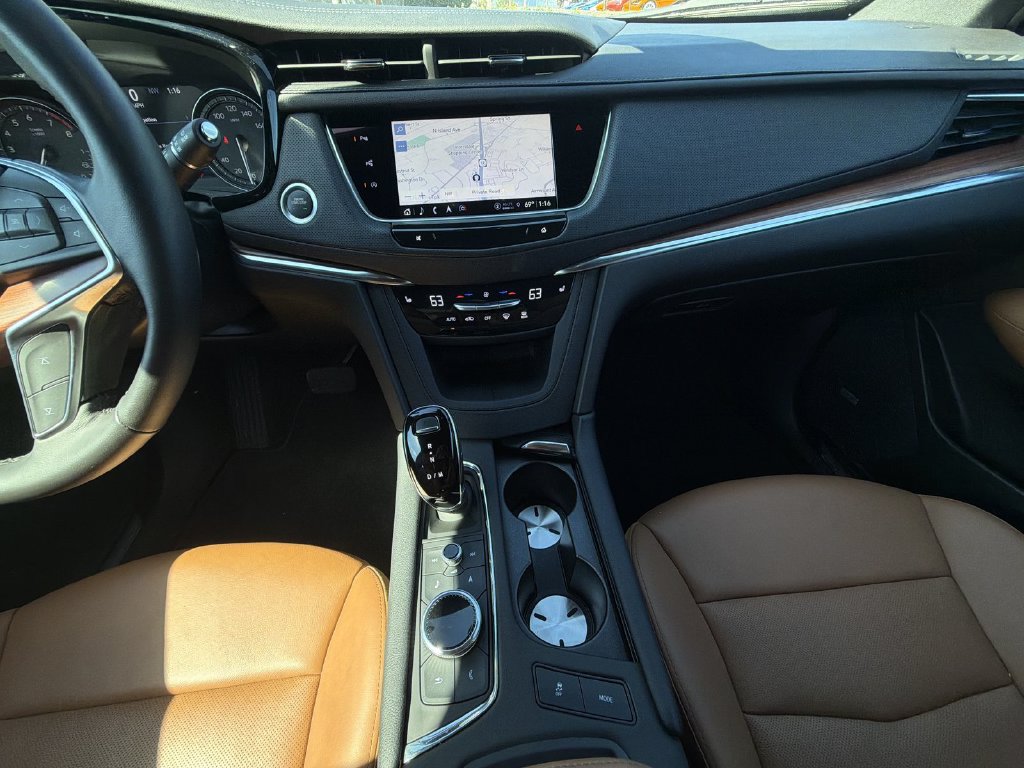 Used 2024 Cadillac XT5 Premium Luxury w/ Technology Package AWD/4WD image 24