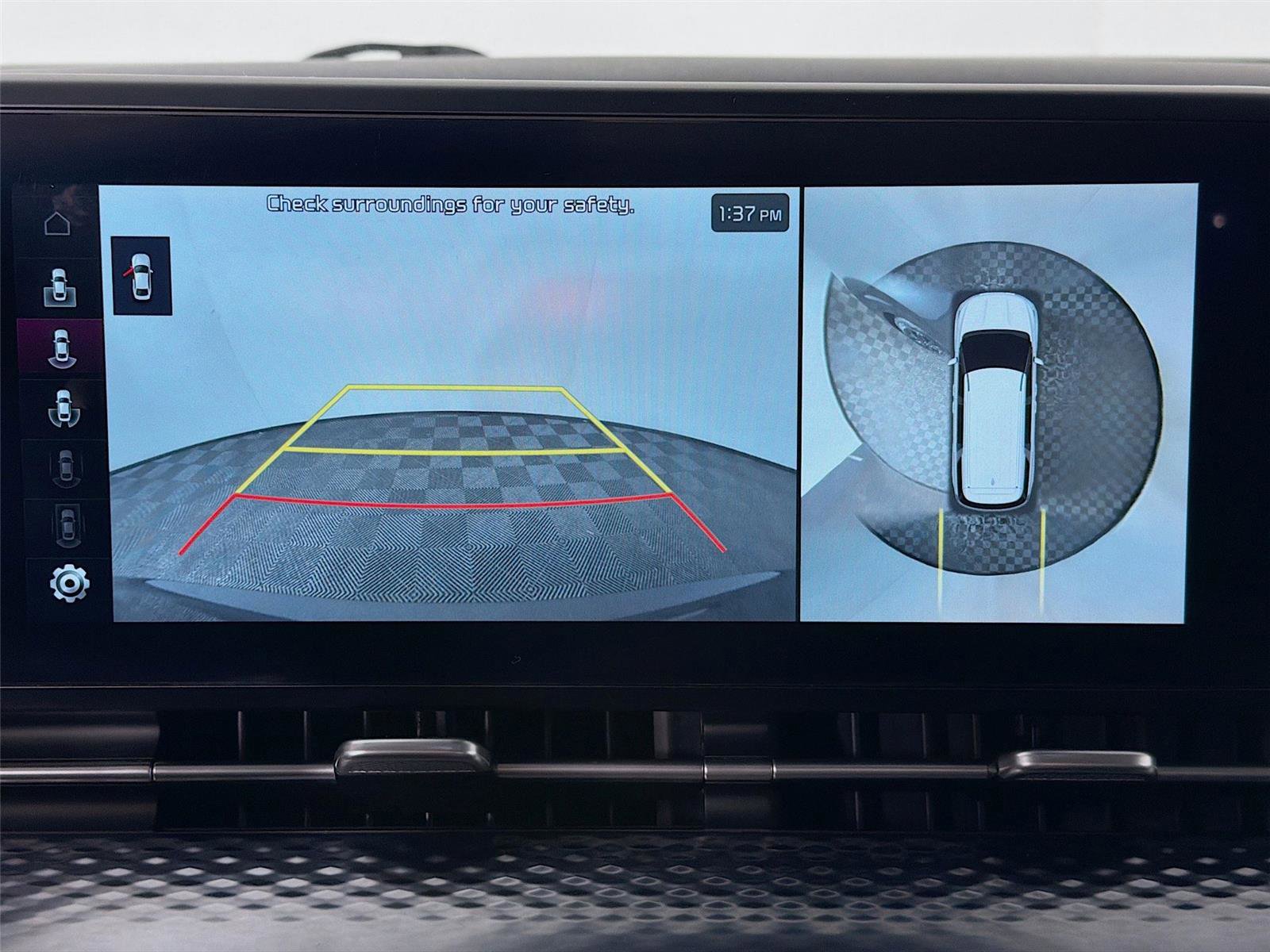 Used 2023 Kia Carnival SX Prestige image 17