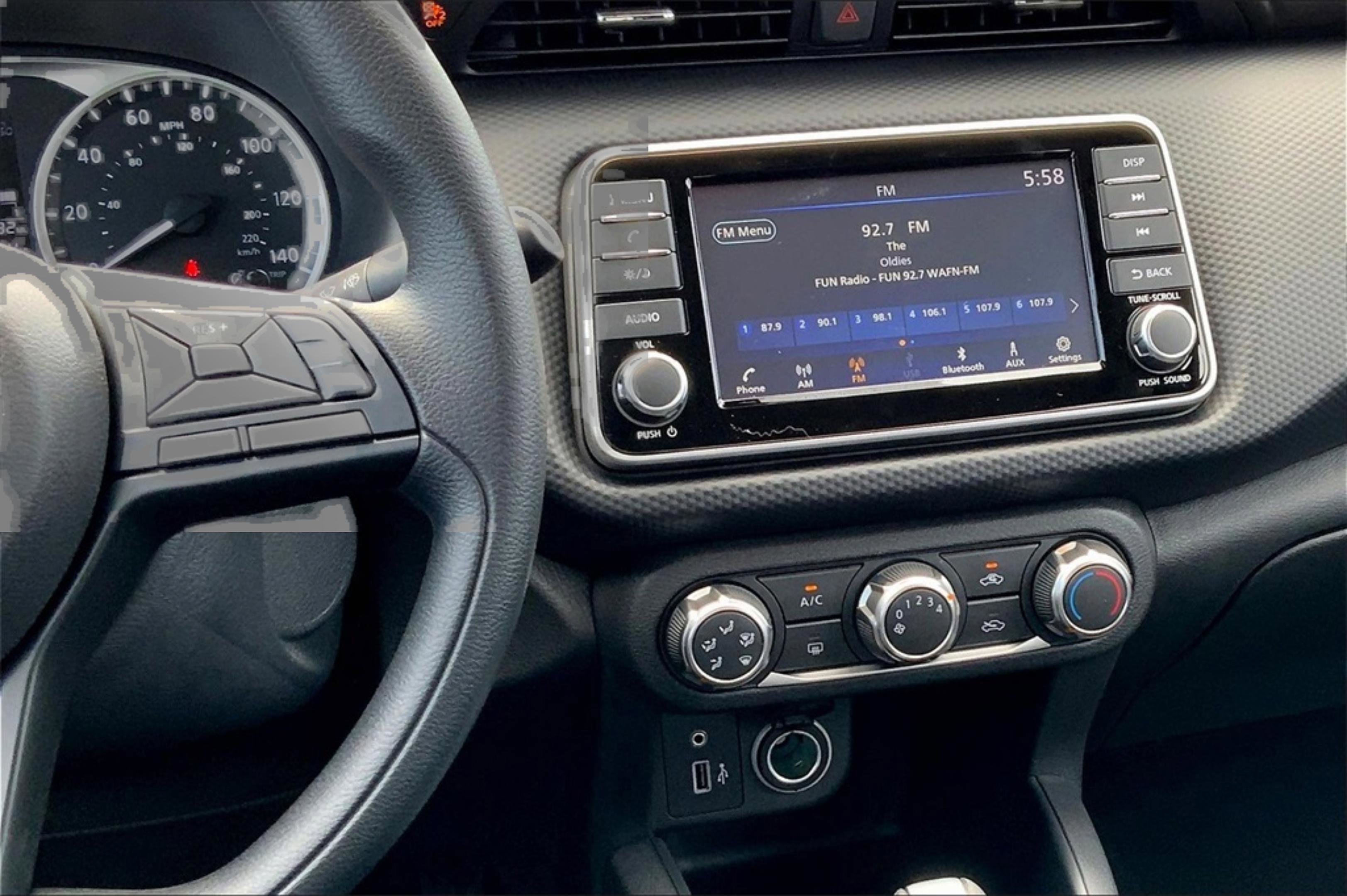 New 2025 Nissan Kicks Play S image 8