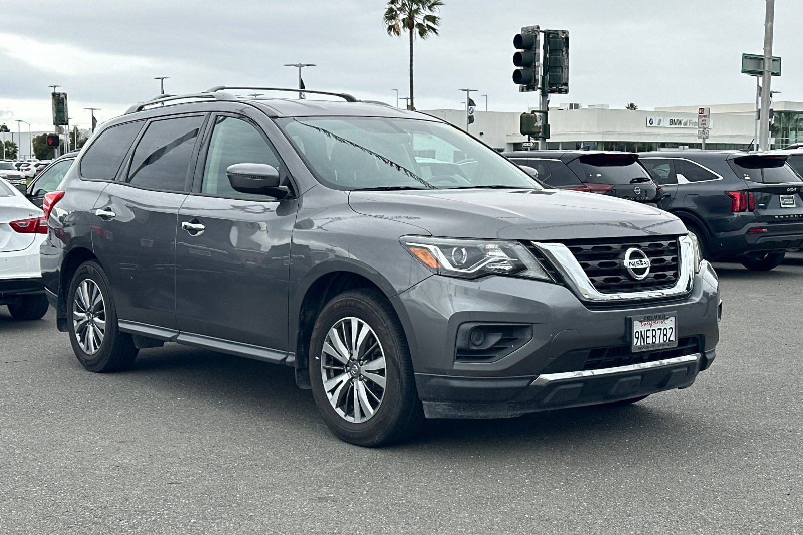 Used 2019 Nissan Pathfinder S FWD video 2