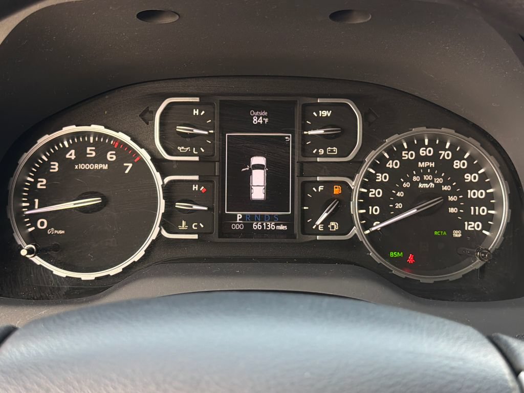 Used 2020 Toyota Tundra SR5 w/ SR5 Convenience Package AWD/4WD image 21
