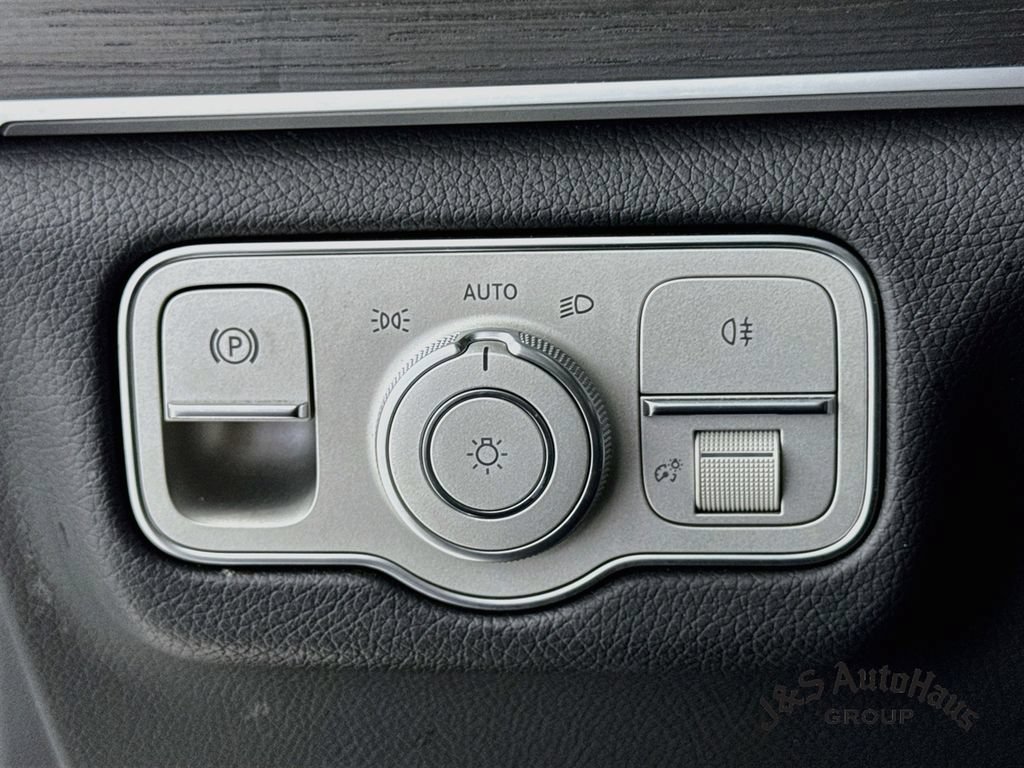 Used 2024 Mercedes-Benz GLS 450 4MATIC w/ AMG Line Exterior image 10