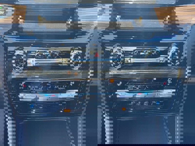 Used 2021 Ford Explorer Limited w/ Equipment Group 301A image 24